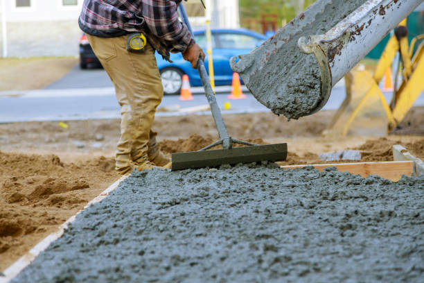 Best Concrete Driveway Installation in Marengo, IA